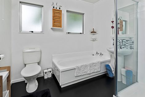 Photo of property in 62 Hamilton Drive, Waiuku, 2123