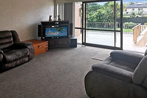 Photo of property in 2/221 Mount Smart Road, Onehunga, Auckland, 1061