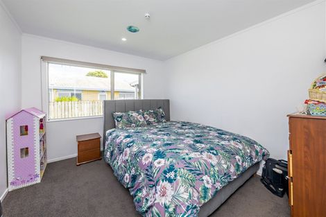 Photo of property in 14 Tonson Place, Weymouth, Auckland, 2103