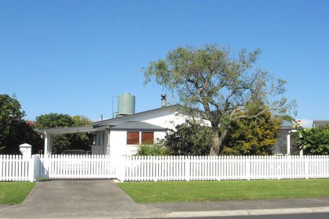 Photo of property in 2 Cholmondeley Crescent, Whitianga, 3510