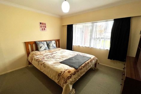 Photo of property in 15 Tabak Crescent, Takaro, Palmerston North, 4412