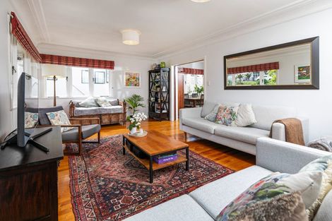 Photo of property in 47 Forrest Hill Road, Milford, Auckland, 0620