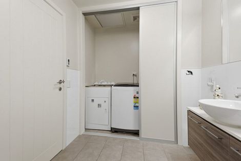 Photo of property in 37 Parkside Drive, Orewa, 0931