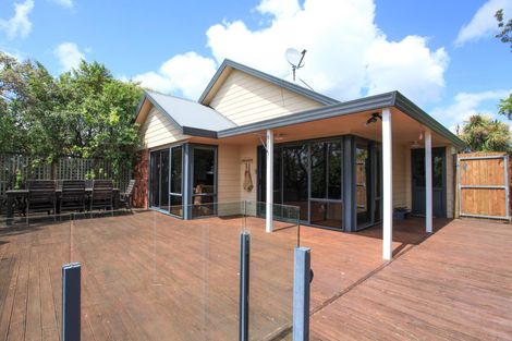 Photo of property in 21 Opotoru Road, Raglan, 3225