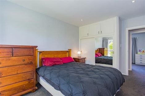 Photo of property in 2/5 Sarabande Avenue, Redwood, Christchurch, 8051
