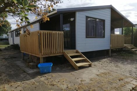 Photo of property in 990 Papamoa Beach Road, Papamoa Beach, Papamoa, 3118
