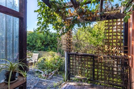 Photo of property in 14 Wellington Road, Surfdale, Waiheke Island, 1081