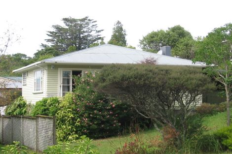 Photo of property in 5 Deane Avenue, Titirangi, Auckland, 0604