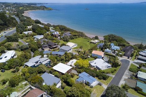 Photo of property in 10 Kupe Road, Coopers Beach, 0420