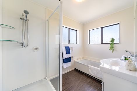 Photo of property in 42 Gurkha Crescent, Khandallah, Wellington, 6035