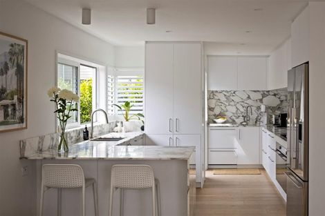 Photo of property in 44 Milford Road, Milford, Auckland, 0620