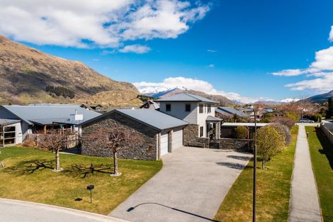 Photo of property in 9 Bridesdale Drive, Lake Hayes, Queenstown, 9304
