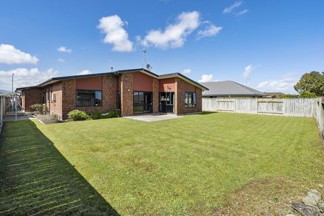 Photo of property in 21 Brooklyn Heights Drive, Kelvin Grove, Palmerston North, 4414