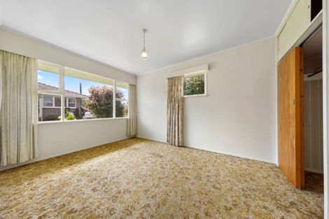 Photo of property in 2/55 Orams Road, Hillpark, Auckland, 2102