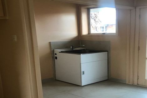 Photo of property in 2/8 Margaret Road, Papatoetoe, Auckland, 2025