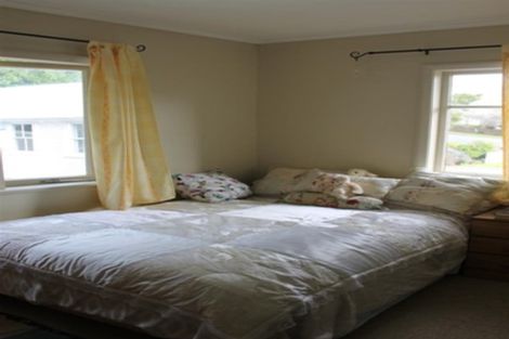 Photo of property in 16 Whaka Street, Maungaturoto, 0520