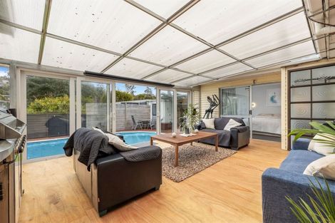 Photo of property in 38 Normanton Street, Glenfield, Auckland, 0629