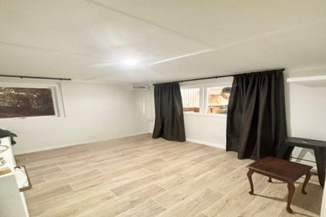 Photo of property in 12 Lynn Road, Bayview, Auckland, 0629