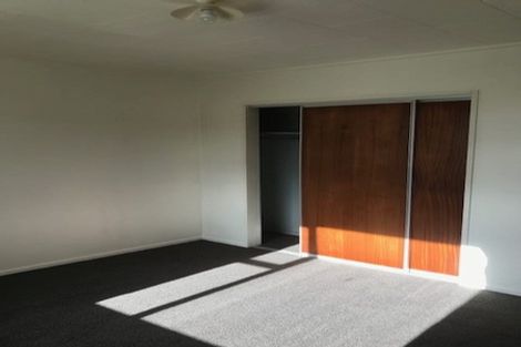 Photo of property in 4/210 Newlands Road, Newlands, Wellington, 6037