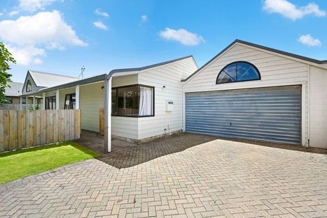 Photo of property in 13 Forest Lake Road, Forest Lake, Hamilton, 3200