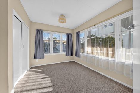 Photo of property in 44 Pinedale Crescent, Riversdale Beach, Masterton, 5872