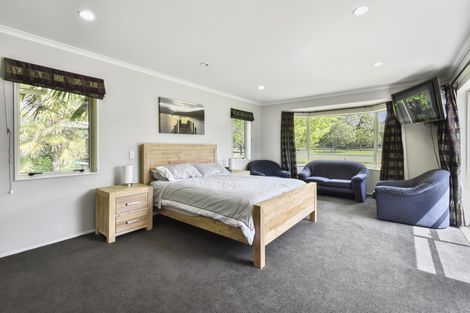 Photo of property in 1 Frank Knight Place, Waiuku, 2123