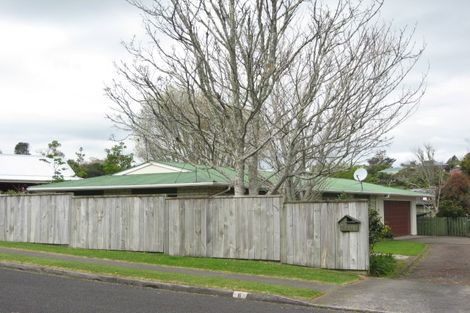 Photo of property in 6 Cedar Place, Westown, New Plymouth, 4310