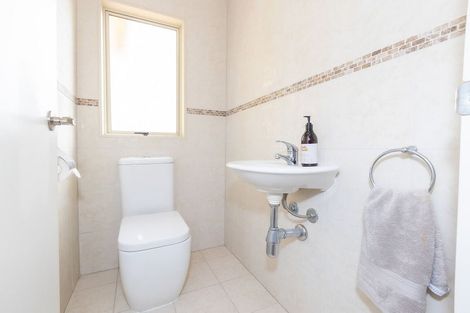 Photo of property in 40 Monte Cassino Place, Birkdale, Auckland, 0626