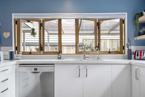 Photo of property in 62 Cairns Crescent, Rototuna, Hamilton, 3210