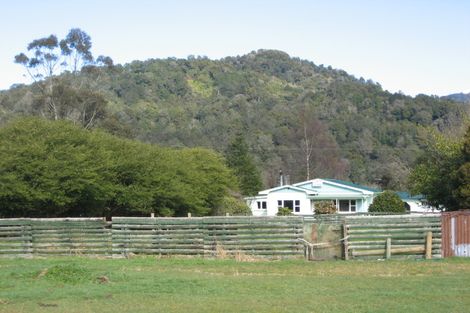 Photo of property in 10 Stafford Street, Blackball, 7804