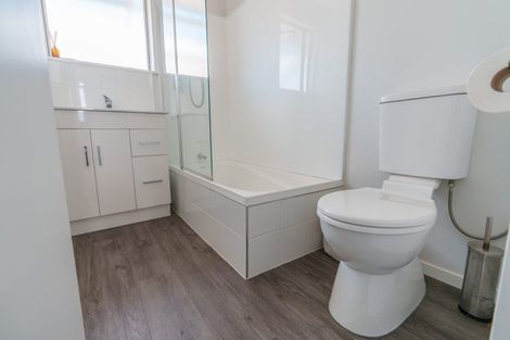 Photo of property in 33 Tiller Close, Kelvin Grove, Palmerston North, 4414