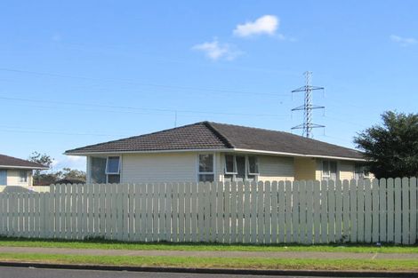 Photo of property in 21 Othello Drive, Clover Park, Auckland, 2023