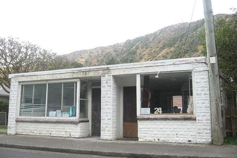 Photo of property in 24 Wellington Road, Paekakariki, 5034