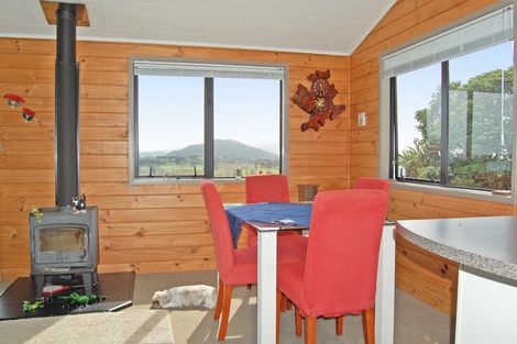 Photo of property in 210g Pukenui Road, Kaiwaka, 0573