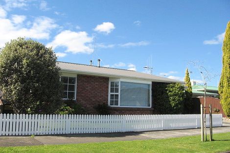 Photo of property in 1a Strathmore Place, Awapuni, Palmerston North, 4412