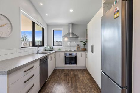 Photo of property in 15 Coprosma Close, Papamoa Beach, Papamoa, 3118