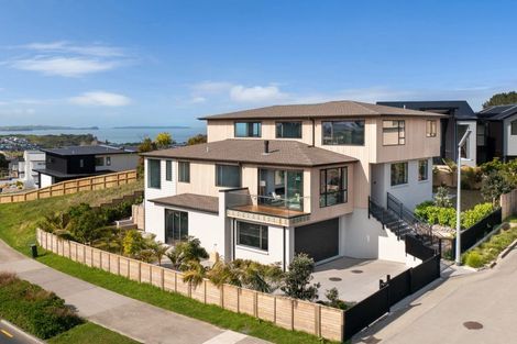 Photo of property in 2 Taku Close, Long Bay, Auckland, 0630