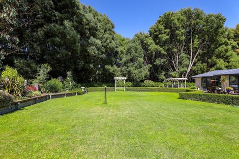 Photo of property in 16 Karaka Place, Kinloch, Taupo, 3377