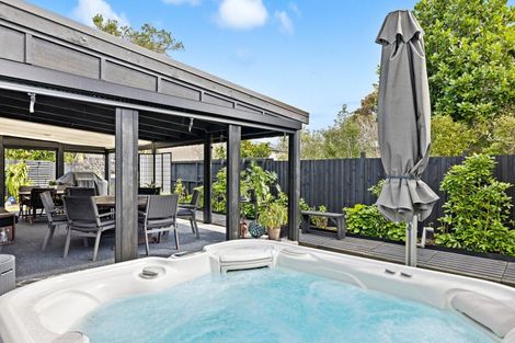 Photo of property in 4a Riverside Drive, Point Wells, 0986