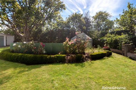 Photo of property in 19 Oxford Street, Martinborough, 5711