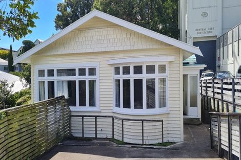 Photo of property in 96 Nairn Street, Mount Cook, Wellington, 6011