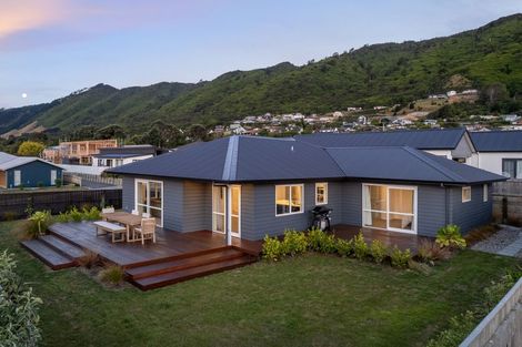 Photo of property in 11 Karearea Avenue, Waikanae, 5036