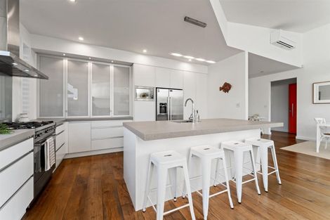 Photo of property in 39 Paraoa Crescent, Omaha, 0986