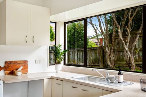 Photo of property in 10 Carillon Place, Massey, Auckland, 0614