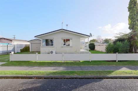 Photo of property in 1 Leslie Place, Deanwell, Hamilton, 3206