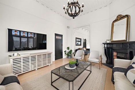 Photo of property in 70 Pomona Road, Kumeu, 0891