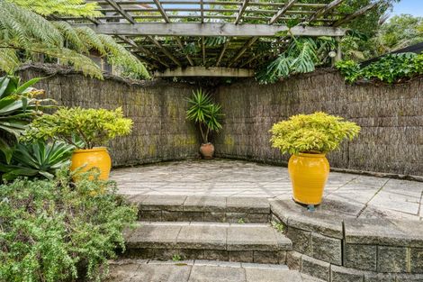 Photo of property in 9 Langstone Place, Chatswood, Auckland, 0626