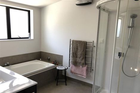 Photo of property in 14 Islington Place, Wanaka, 9305