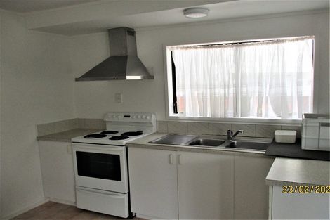 Photo of property in 2/2 Tacitus Place, Totara Vale, Auckland, 0629