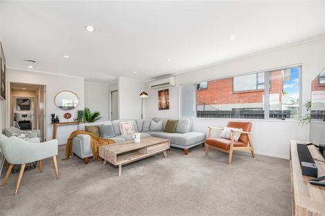 Photo of property in 13a Jenelin Road, Glendene, Auckland, 0602